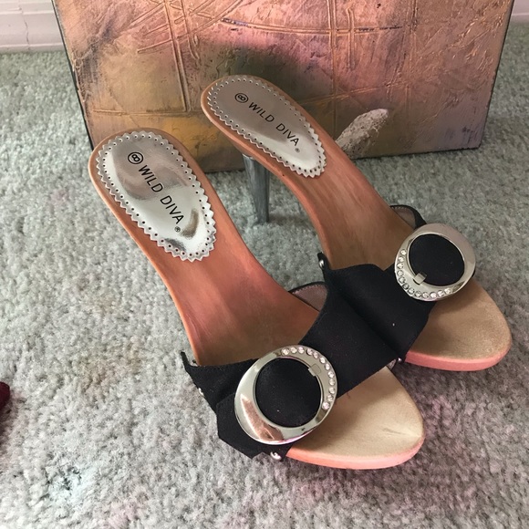 Sandals - Picture 3 of 3